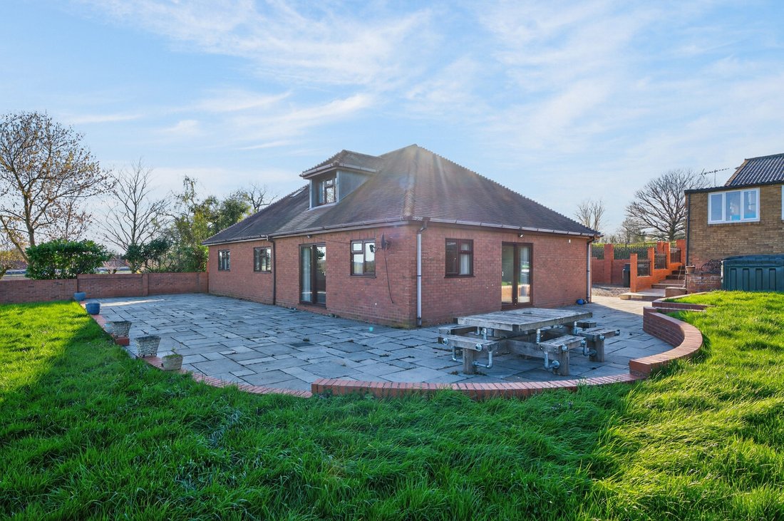 Bungalow in Hadzor, England 3 - 17725071