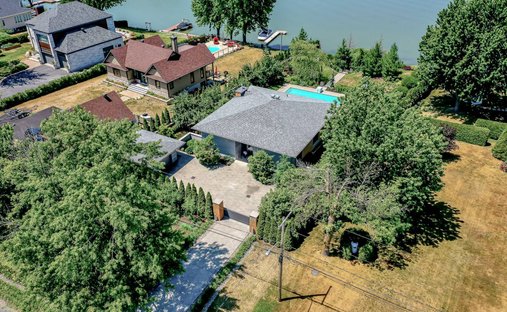 House in Saint-Denis-sur-Richelieu, Quebec, Canada 1