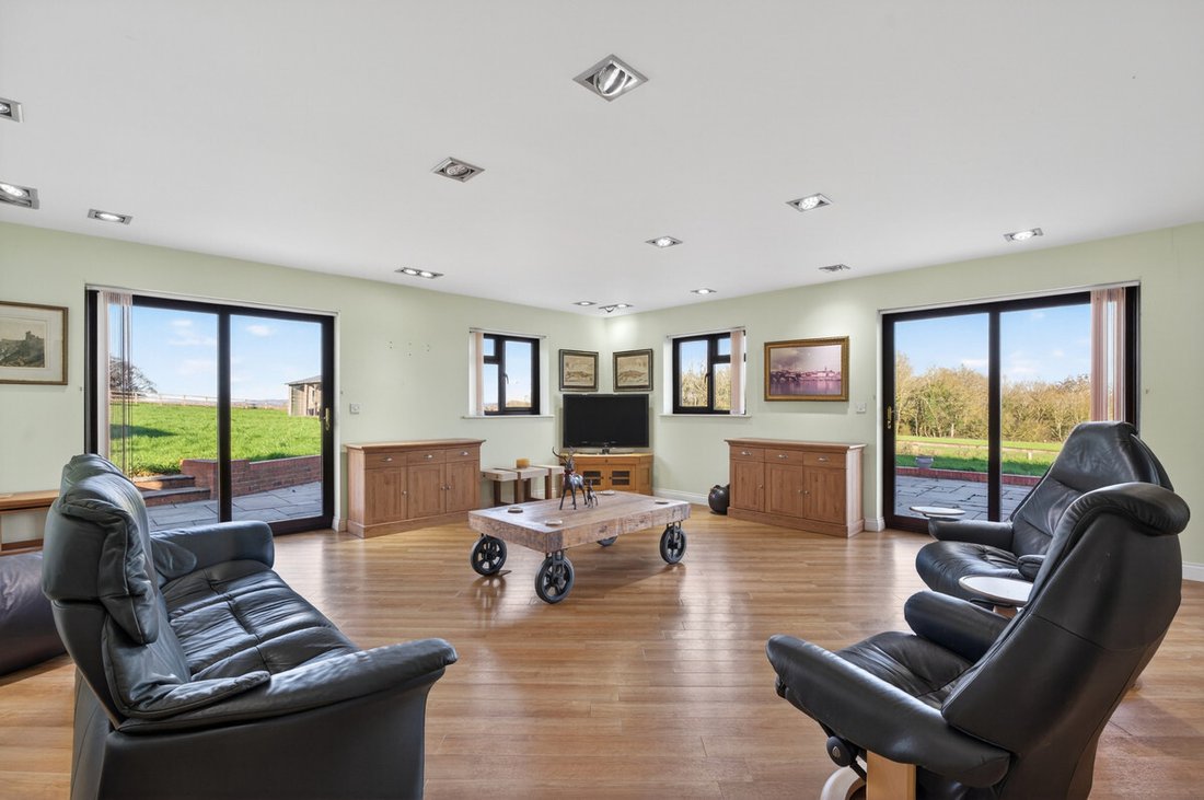 Bungalow in Hadzor, England 4 - 17725071