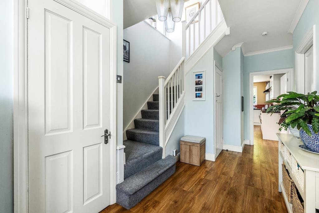 House in Hawks Hill, Fetcham, England 3 - 17754897