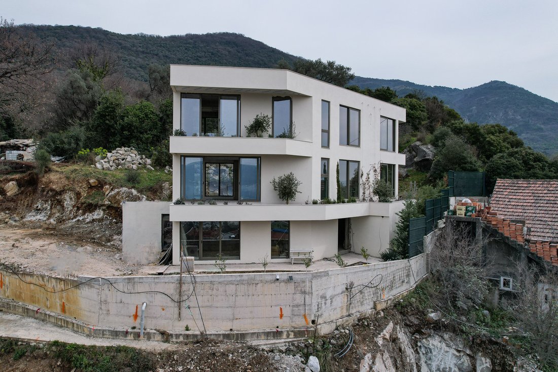 Villa in Tivat, Tivat Municipality, Montenegro 4 - 17756362