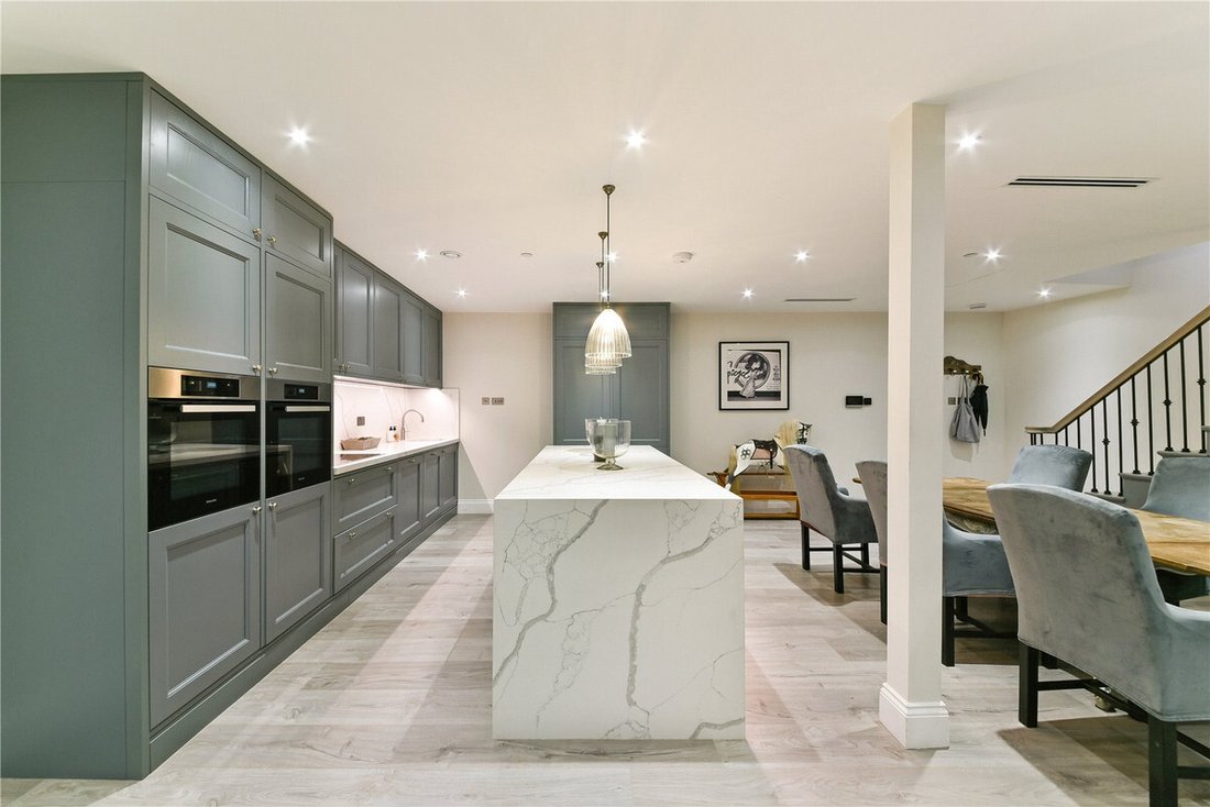 House in Hyde Park, Westminster, England 2 - 17755051
