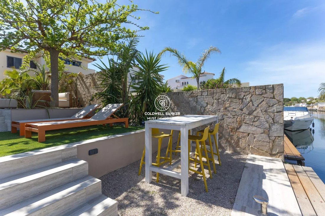 Villa in Empuriabrava, Catalonia, Spain 4 - 17757152