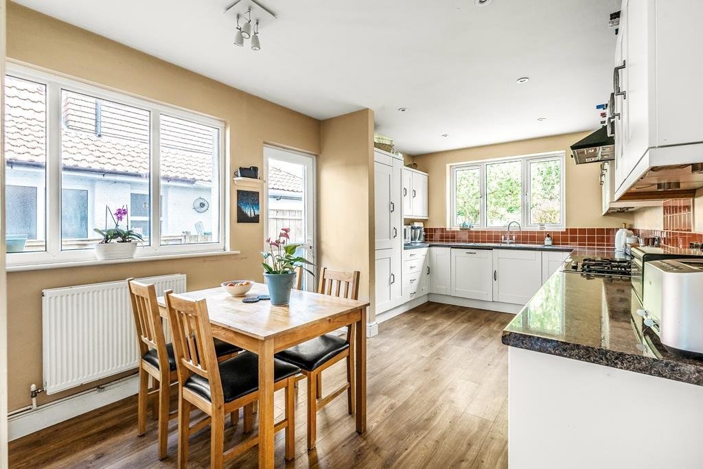 House in Hawks Hill, Fetcham, England 5 - 17754897