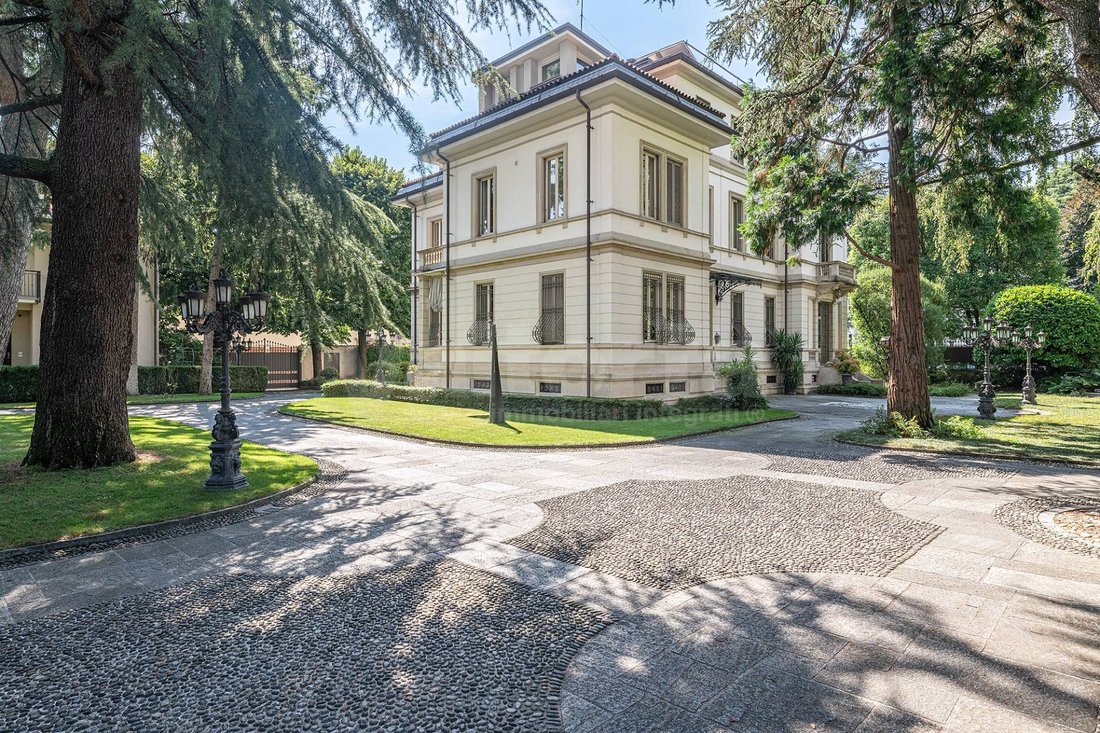Villa in Historic Center, Monza, Lombardy 1 - 17761088