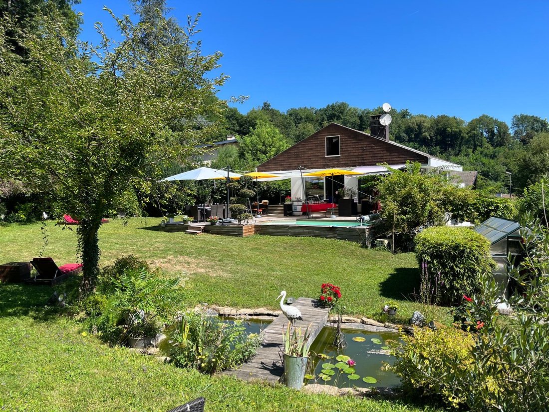 House in Alby-sur-Cheran, Auvergne-Rhône-Alpes, France 1 - 17759872