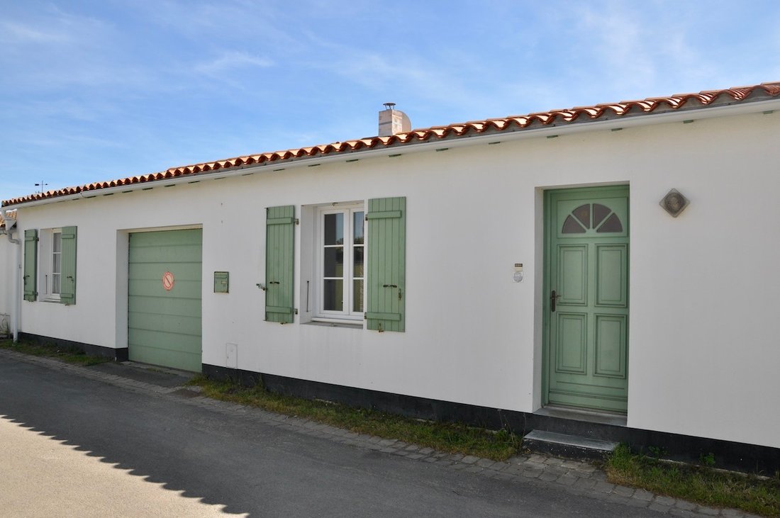 House in Sainte-Marie-de-Ré, Nouvelle-Aquitaine, France 1 - 17756023