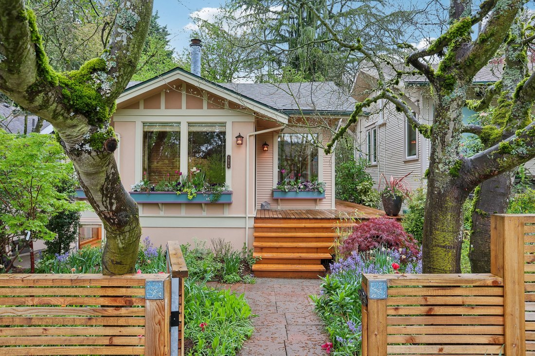 House in Seattle, Washington, United States 1 - 17757379