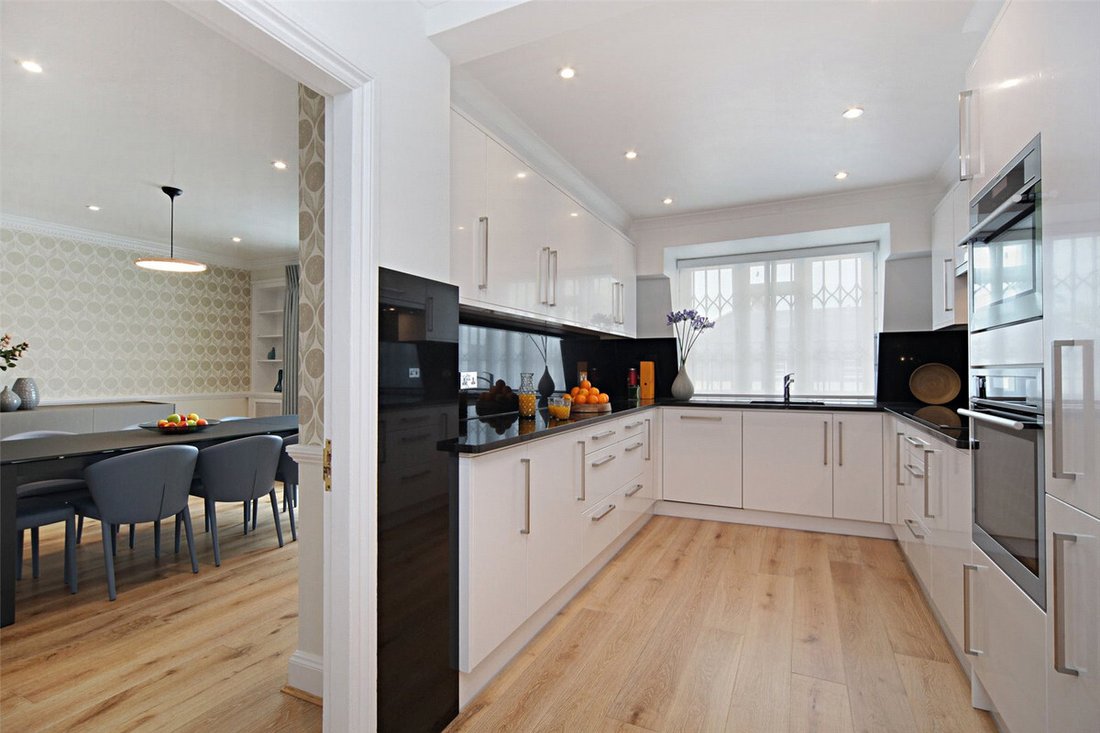 Apartment in Belgravia, Westminster, England 3 - 17755106