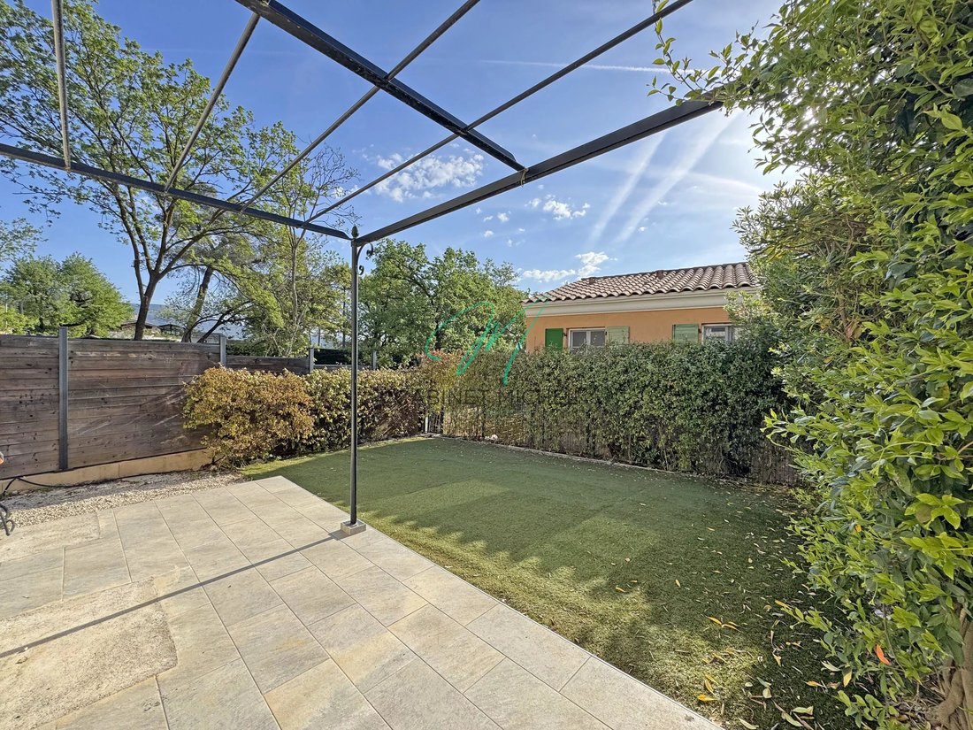 Villa in Nord, Roquefort-les-Pins, France 2 - 17755338