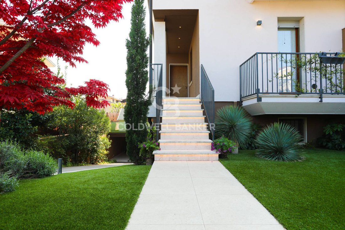 Villa in Colombare, Sirmione, Lombardy 2 - 17709418