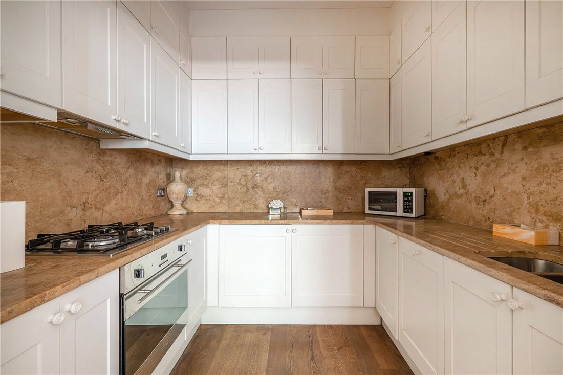 Apartment in Knightsbridge, Kensington And Chelsea, England 4 - 17755480