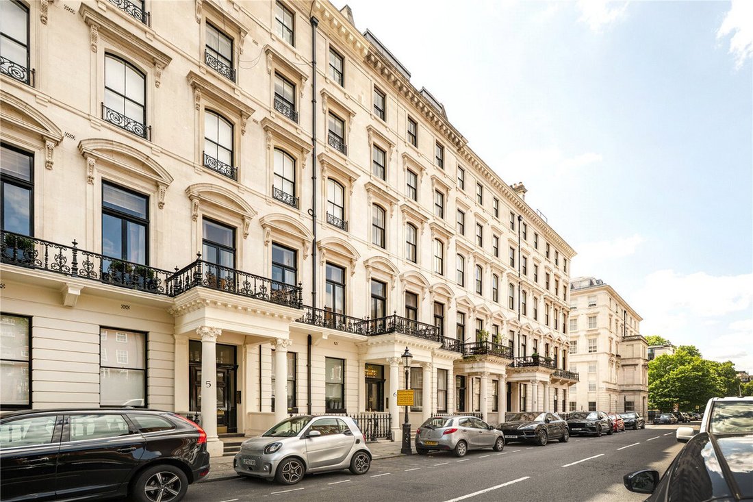 Apartment in Knightsbridge, Kensington And Chelsea, England 1 - 17755480