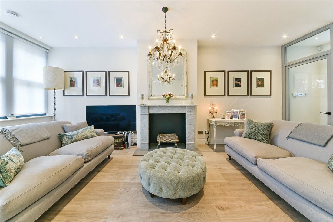 House in Hyde Park, Westminster, England 1 - 17755051