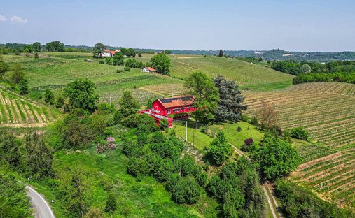 House in Nizza Monferrato, Piedmont, Italy 1