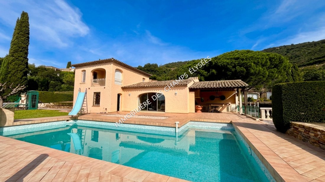 Villa in Grimaud, Provence-Alpes-Côte d'Azur, France 2 - 17755954
