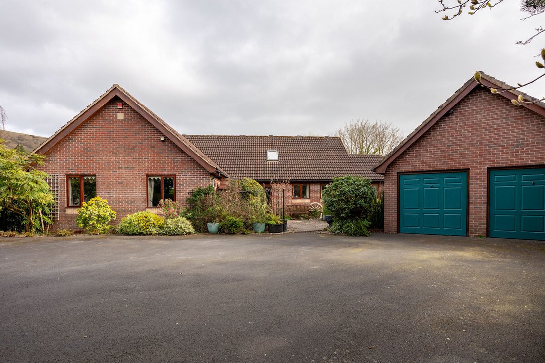 Bungalow in Upper Colwall, England 1 - 17762147