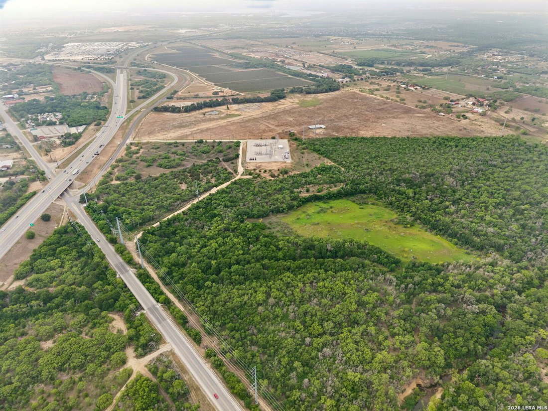 Farm Ranch in Elmendorf, Texas, United States 1 - 17757425