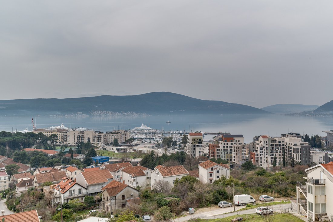Villa in Tivat, Tivat Municipality, Montenegro 2 - 17756362