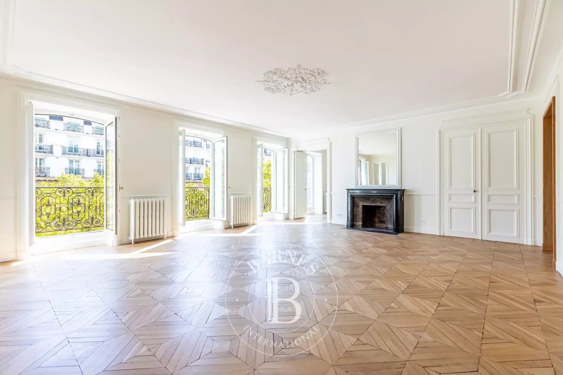 Apartment in Elysées-Madeleine, Paris 8e Arrondissement, Paris 2 - 17757177