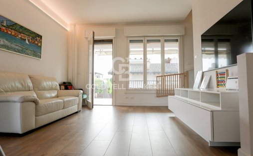 Villa in Colombare, Sirmione, Lombardy 1