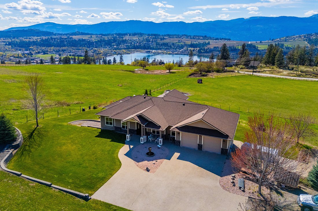 House in Lake Country, British Columbia, Canada 3 - 17757301