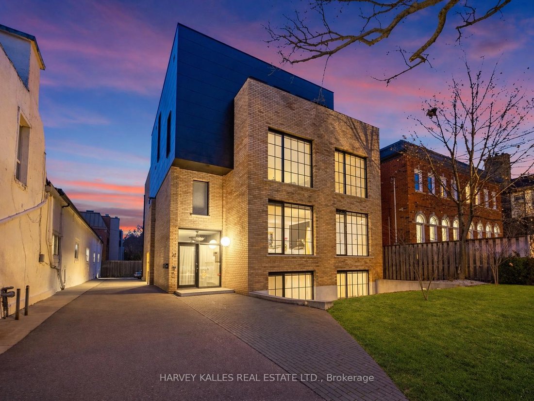 Condo in Toronto, Ontario, Canada 1 - 17761354