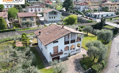House in Sulzano, Lombardy, Italy 1