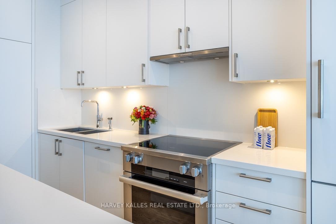 Condo in Toronto, Ontario, Canada 5 - 17761840
