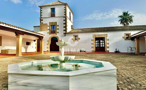 Villa in El Puerto de Santa María, Andalusia, Spain 1