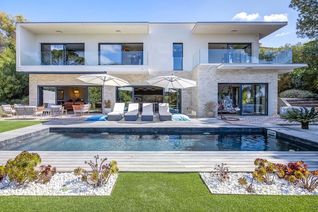 Villa in Mougins, Provence-Alpes-Côte d'Azur, France 1 - 17735855