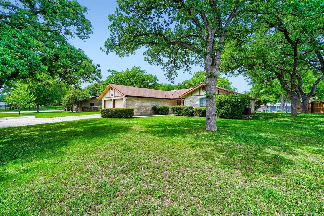 House in Marble Falls, Texas, United States 3 - 17755655