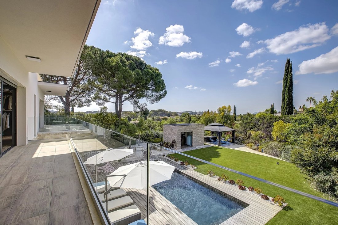 Villa in Mougins, Provence-Alpes-Côte d'Azur, France 3 - 17735855