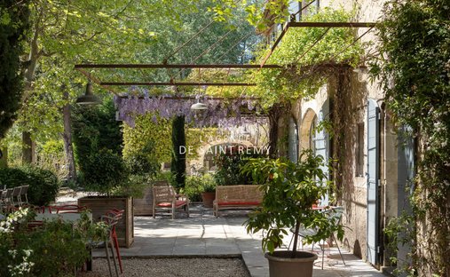 Villa in Saint-Rémy-de-Provence, Provence-Alpes-Côte d'Azur, France 1