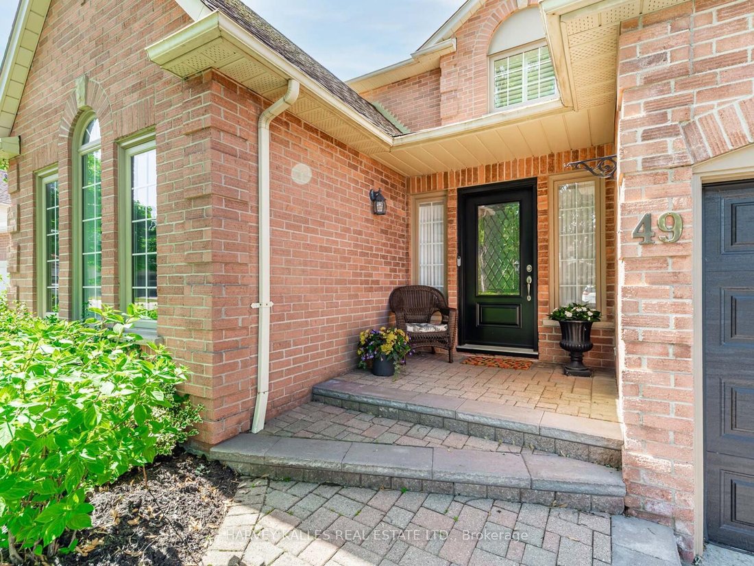 House in Whitby, Ontario, Canada 2 - 17761672