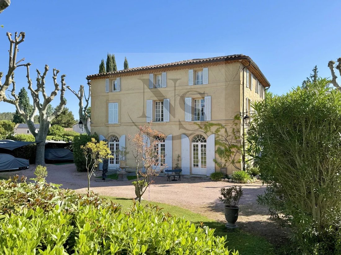 Villa in Bouc-Bel-Air, Provence-Alpes-Côte d'Azur, France 1 - 15793263
