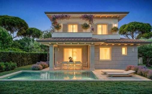 House in Tonfano, Pietrasanta, Italy 1