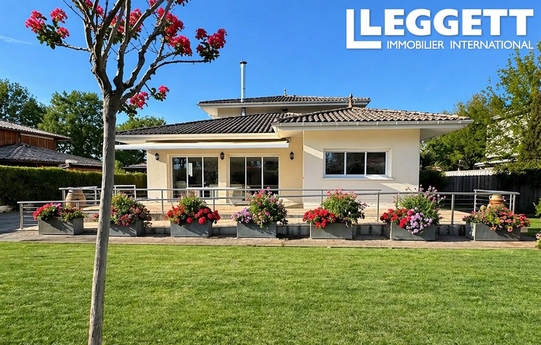 Villa in Lege Bourg, Lège-Cap-Ferret, France 1 - 17760326