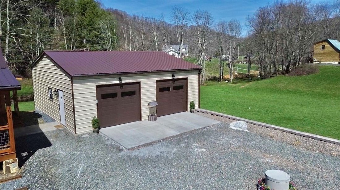 House in Creston, North Carolina, United States 3 - 17755159