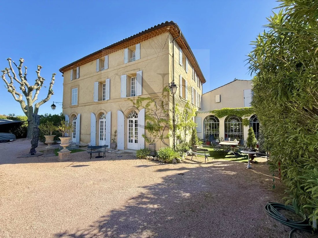 Villa in Bouc-Bel-Air, Provence-Alpes-Côte d'Azur, France 2 - 15793263