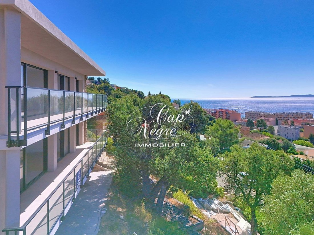 Estate in Le Lavandou, Provence-Alpes-Côte d'Azur, France 3 - 17759819