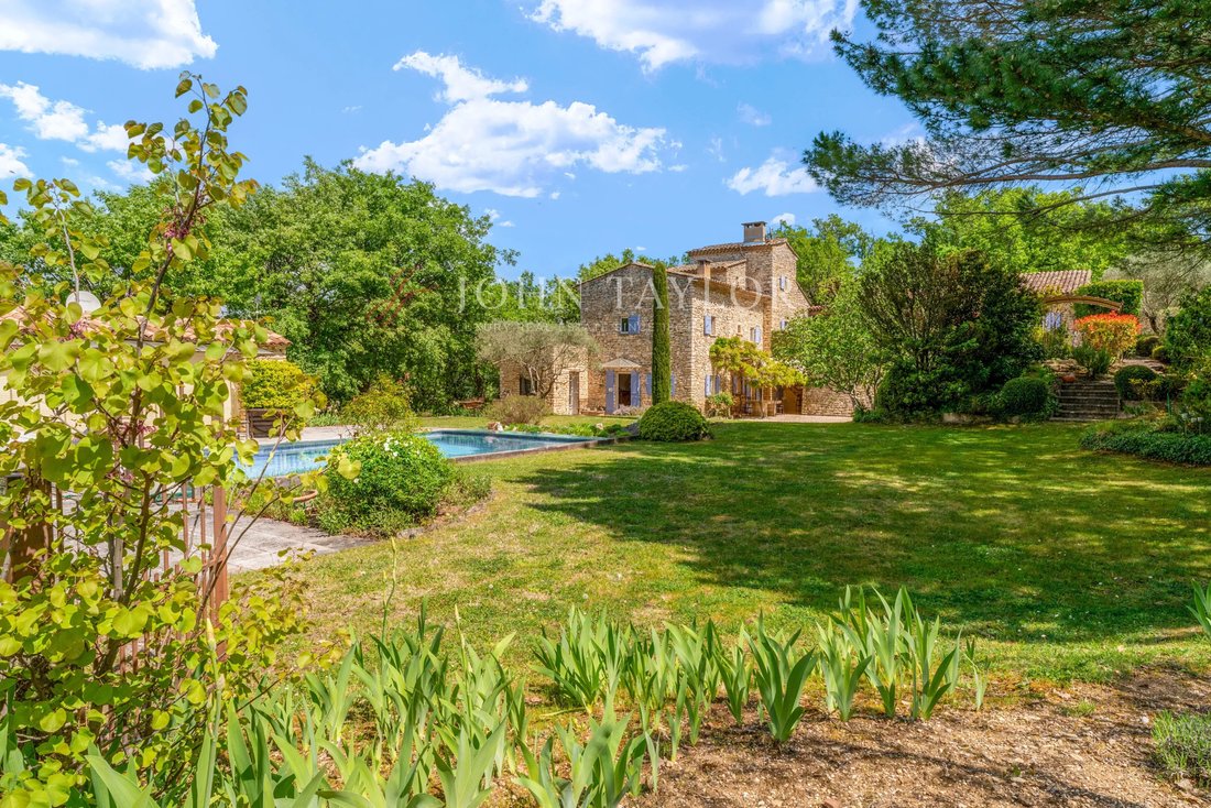 Country House in Gordes, Provence-Alpes-Côte d'Azur, France 3 - 17719970