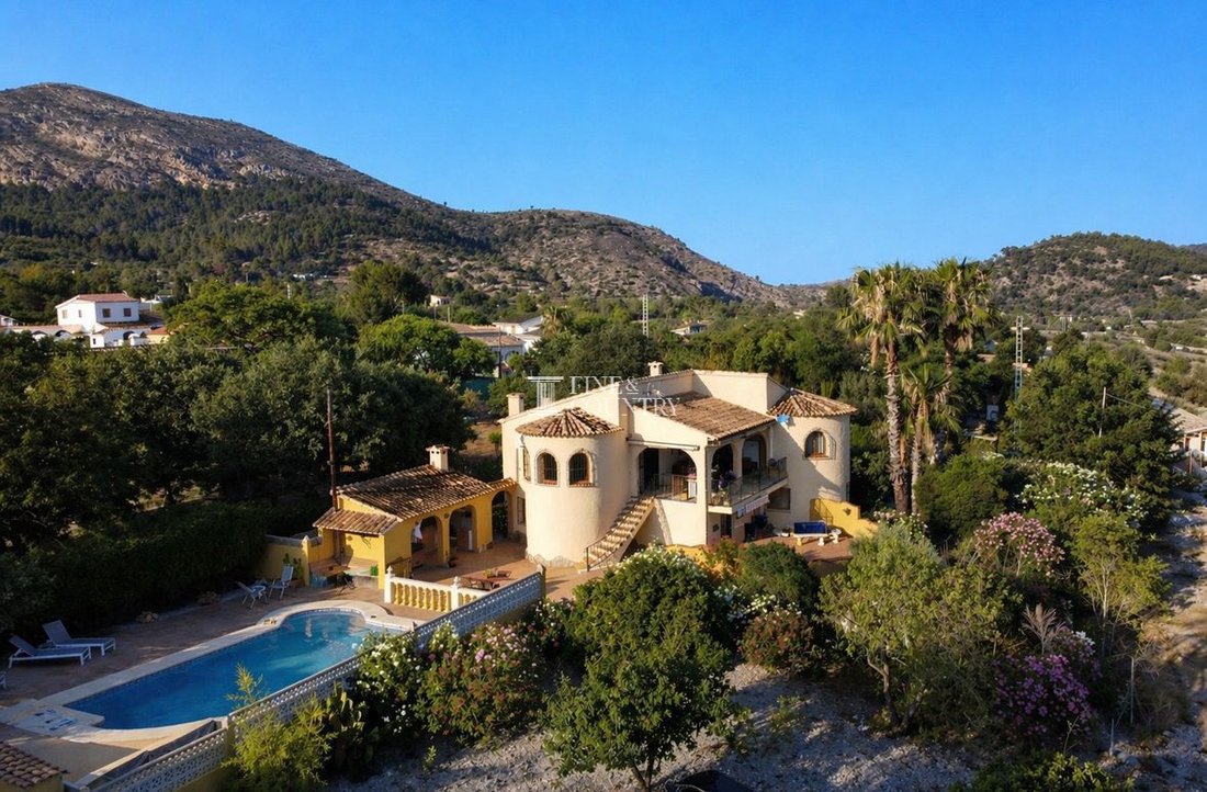Villa in Xalo, Valencian Community, Spain 1 - 17758031