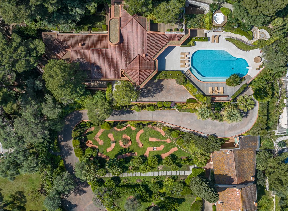 Villa in Saint-Jean-Cap-Ferrat, Provence-Alpes-Côte d'Azur, France 2 - 17756553