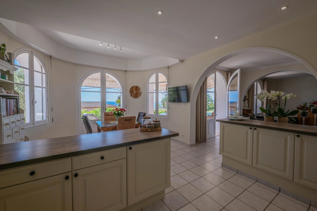 Villa in Les Issambres, Roquebrune-sur-Argens, France 4 - 17756685