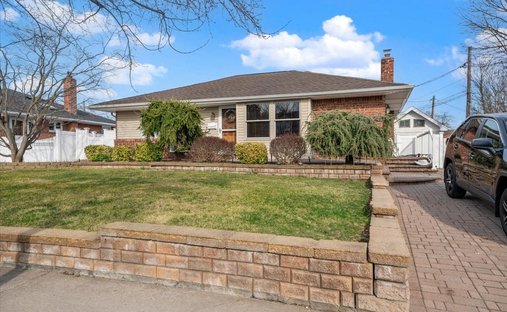 House in Levittown, New York, United States 1