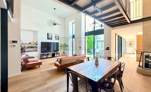 Penthouse in La Bastide, Bordeaux, France 1