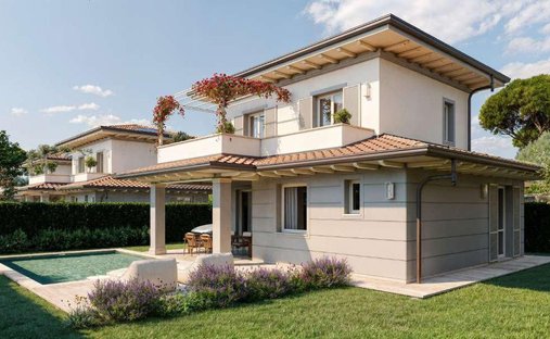 House in Tonfano, Pietrasanta, Italy 1
