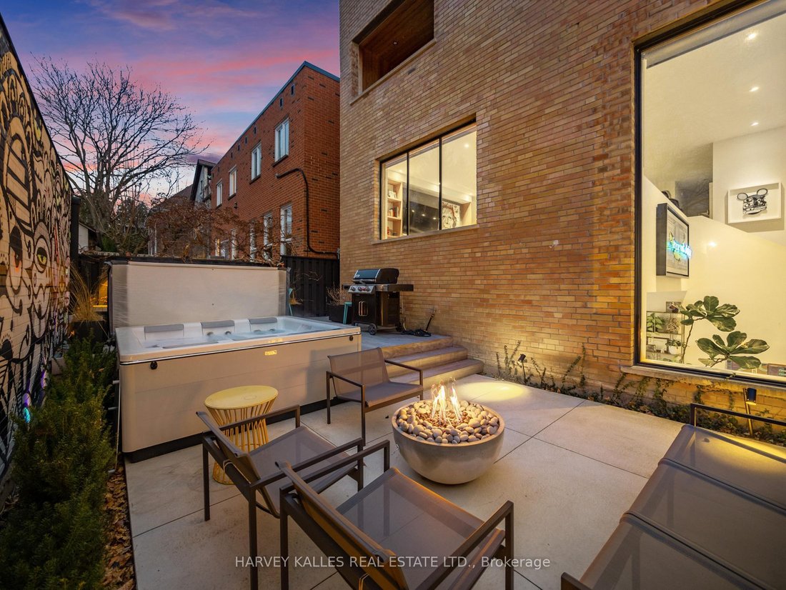Condo in Toronto, Ontario, Canada 3 - 17761354