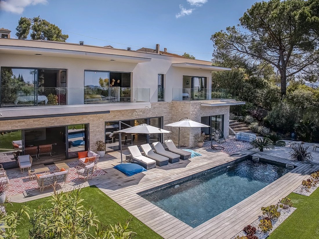 Villa in Mougins, Provence-Alpes-Côte d'Azur, France 2 - 17735855